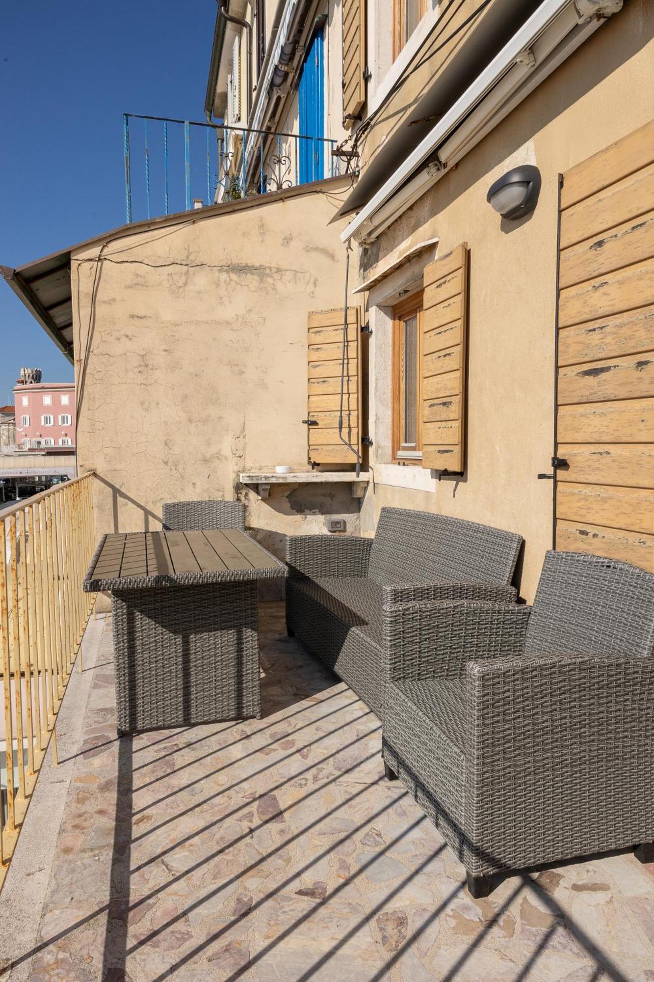Seahouse Apartments Пиран Екстериор снимка